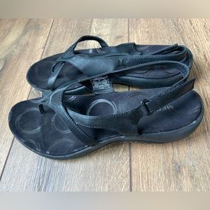 Merrell Women’s Black Leather Sandals